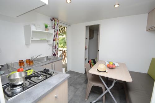 Parc Bellevue - Mobil-Home Esterel No bathroom - Photo 4