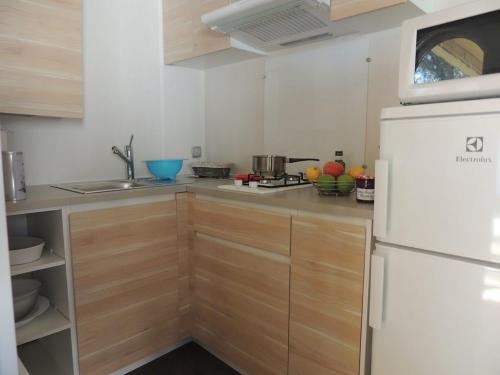 Flower Camping Domaine de Gajan - Mobil-home Confort TWIN 19m² (1 Bedroom - Terrace 12m²) + TV - Photo 3