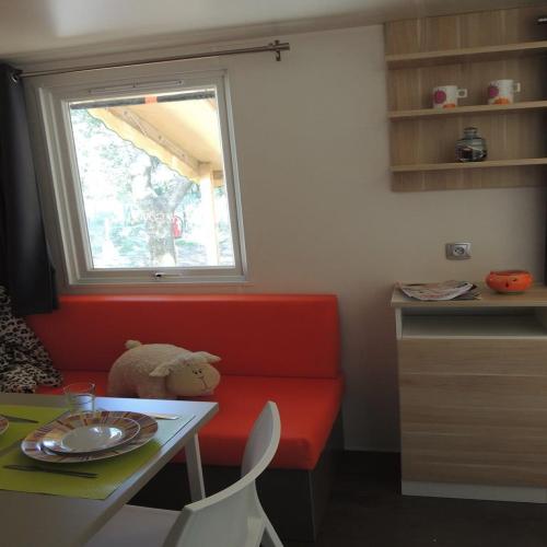 Flower Camping Domaine de Gajan - Mobil-home Confort TWIN 19m² (1 Bedroom - Terrace 12m²) + TV - Photo 8