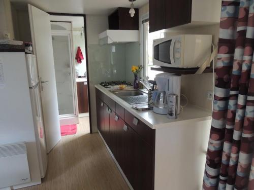 Flower Camping Domaine de Gajan - Mobil-home Confort + FAMILY 27m² (2 Bedrooms - Covered terrace 15m²) + TV - Photo 3