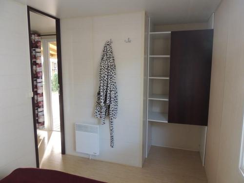 Flower Camping Domaine de Gajan - Mobil-home Confort + FAMILY 27m² (2 Bedrooms - Covered terrace 15m²) + TV - Photo 7