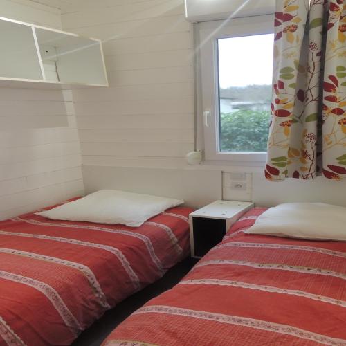 Flower Camping Domaine de Gajan - Chalet FULL CONFORT + 27m²(2 bedrooms) air-conditioning / Dishwasher / Television - sheltered terrace 15m² - Photo 4
