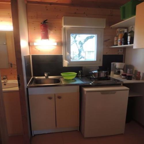 Flower Camping Domaine de Gajan - Chalet ECO 27m² (2 Bedrooms - Covered terrace 15m²) + TV - Photo 7