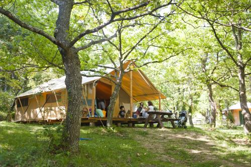 Huttopia Les Châteaux - Trappeur tent - Photo 1