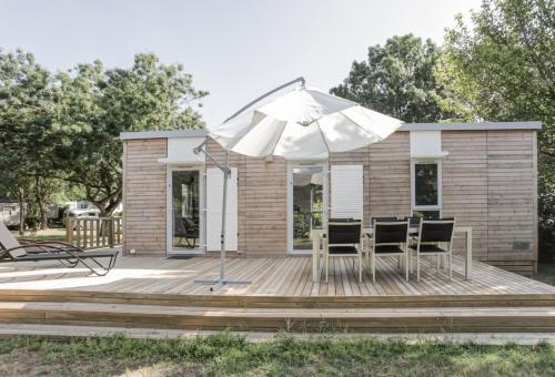 Flower Camping L'Ile d'Offard - Residence Premium 40m² 2 bedrooms + terrace + TV + sheets included - Photo 2