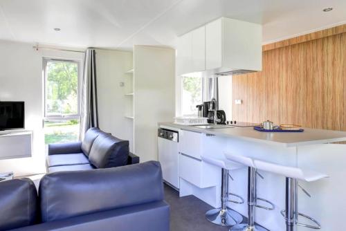 Flower Camping L'Ile d'Offard - Residence Premium 40m² 2 bedrooms + terrace + TV + sheets included - Photo 3