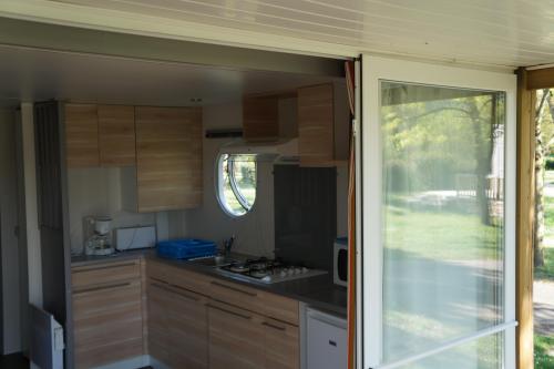 Flower Camping L'Ile d'Offard - Mobile home Confort 26m² 2 Bedrooms + Covered terrace 7m² - near to Loire + TV - Photo 3