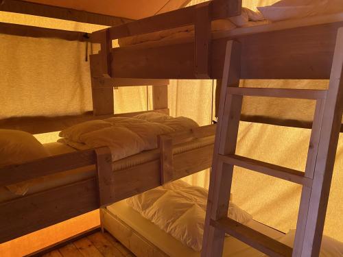 Camping De Vinkenkamp - Safari tent (5-person) - Photo 9