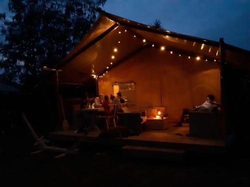 Camping De Vinkenkamp - Safari tent (6-person) - Photo 4