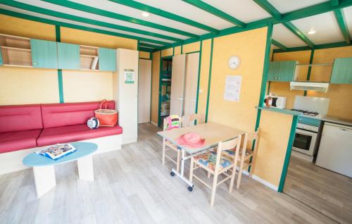 Camping Village de La Guyonnière - CHALET 36m² - 4 PERS - Photo 3