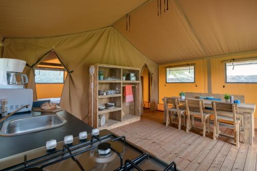 Camping Village de La Guyonnière - Woody Lodge, with air conditioning - 2 bedrooms - Photo 3