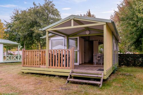 Camping L'Arbre d'Or - Chalet 2 bedrooms - 27m² - Photo 1