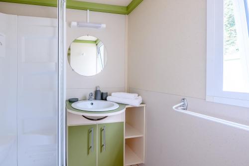 Camping L'Arbre d'Or - Chalet 2 bedrooms - 27m² - Photo 6
