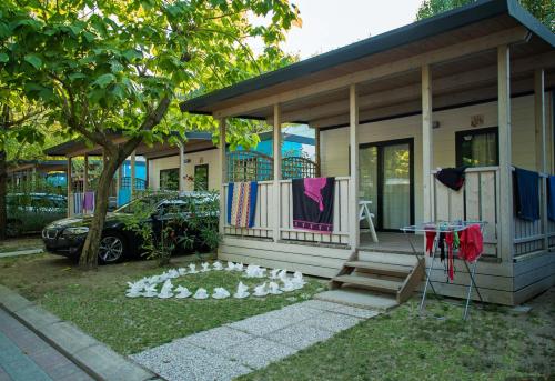 Tahiti Camping & Thermae Bungalow Park - 'Lilla' mobile home - 30m² - 2 bedrooms - Photo 1