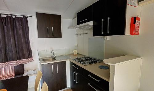Tahiti Camping & Thermae Bungalow Park - 'Ninfea' mobile home - 33m² - 2 bedrooms - Photo 3