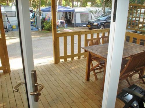 Tahiti Camping & Thermae Bungalow Park - 'Ninfea' mobile home - 33m² - 2 bedrooms - Photo 4
