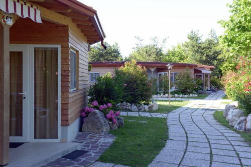 Tahiti Camping & Thermae Bungalow Park - Chalet 'Camelia' - 30m² - 1 bedroom - Photo 1