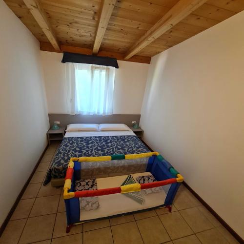 Tahiti Camping & Thermae Bungalow Park - Chalet Peonia - 28m² - 2 bedrooms - Photo 3