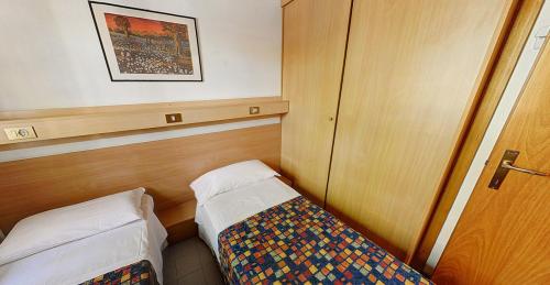 Tahiti Camping & Thermae Bungalow Park - Bungalow 'Mimosa' - 32m² - 2 bedrooms - Photo 4
