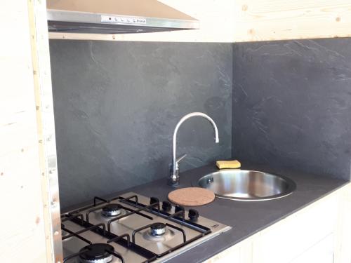 Tahiti Camping & Thermae Bungalow Park - Mobile home 'Tulipano' - 22m² - 1 bedroom - Photo 4