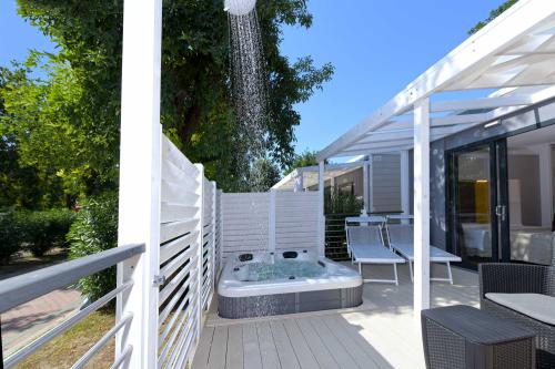 Camping Village Tahiti - Mobilhome 'Giglio' - 35m² - 2 bedrooms - Photo 2