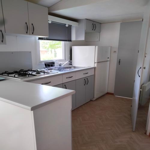 Camping FONTAINE DU ROC - SPACIOUS MOBIL HOME 4 PEOPLE - Photo 4