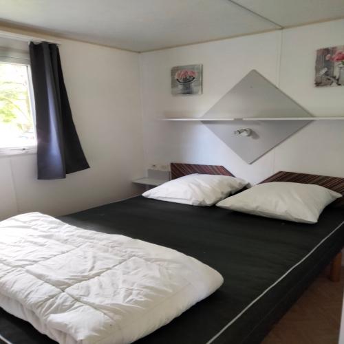 Camping FONTAINE DU ROC - SPACIOUS MOBIL HOME 4 PEOPLE - Photo 6
