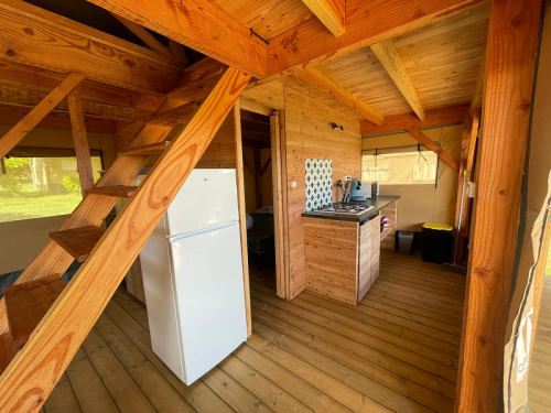 Camping FONTAINE DU ROC - Lodge tent - Photo 7
