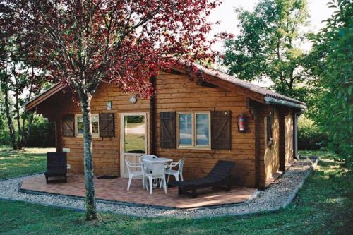Camping FONTAINE DU ROC - Spacious chalet - Photo 3