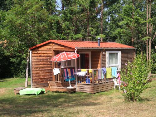 Camping FONTAINE DU ROC - Bungalow - Photo 1