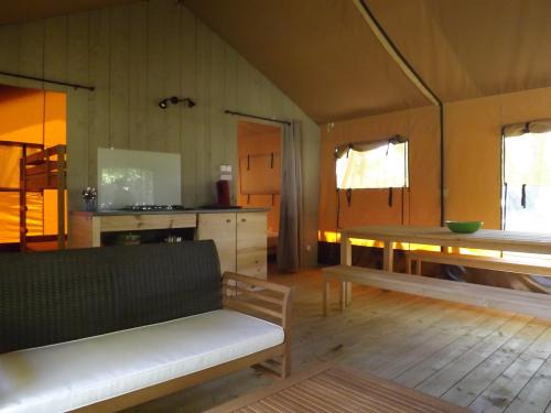 Camping FONTAINE DU ROC - Ultra spacious Safari tent - Photo 6