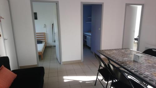 Camping FONTAINE DU ROC - Premium Cottage (1/4 p) - Photo 6