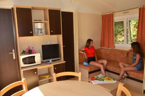 Camping Les Terrasses du Lac - Cottage 3 bedrooms airconditionned 28m² - Photo 3
