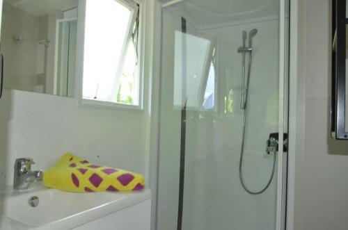 Camping Les Terrasses du Lac - Cocoon air-conditionned (2 bedrooms) 26m² - Photo 9