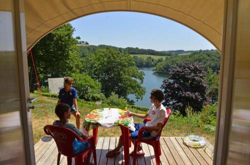 Camping Les Terrasses du Lac - Coco Sweet 16m² (2 bedrooms) without toilet blocks - Photo 3