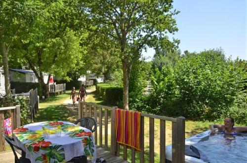 Camping Les Terrasses du Lac - Casa VIP 3 bedrooms airconditionned 31m² - Spa privatif - Photo 1