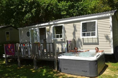 Camping Les Terrasses du Lac - Casa VIP 2 bedrooms airconditionned 26m² - Spa privatif - Photo 1
