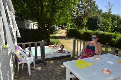 Camping Les Terrasses du Lac - Casa VIP 2 bedrooms airconditionned 26m² - Spa privatif - Photo 2