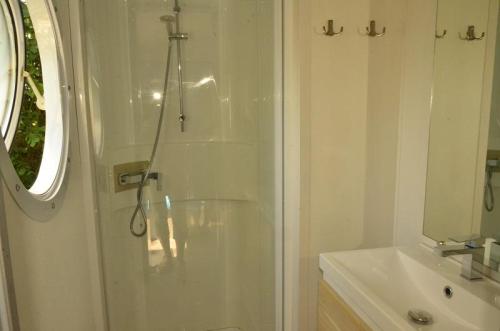 Camping Les Terrasses du Lac - Casa VIP 2 bedrooms airconditionned 26m² - Spa privatif - Photo 5