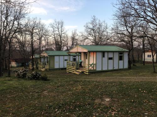 Camping Le Roc del Rey - Chalet 2 bedrooms - Photo 1