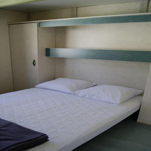 Camping Le Roc del Rey - Chalet 2 bedrooms - Photo 3