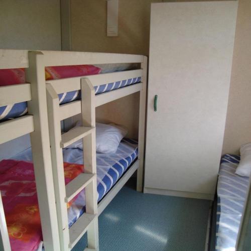 Camping Le Roc del Rey - Chalet 2 bedrooms - Photo 4