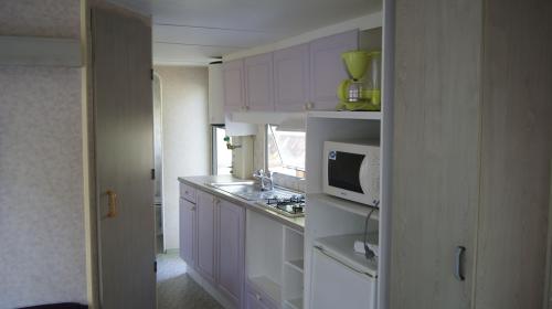 Camping Le Roc del Rey - Mobile-home 2 bedrooms - Photo 2