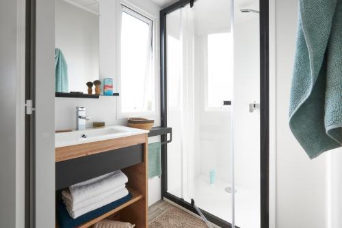Camping Les Prés de la Mer - Mobil home modulo 2 chambres - Photo 7