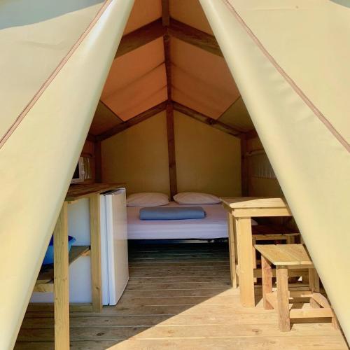 Camping Les Prés de la Mer - Canvas bungalow - Photo 2