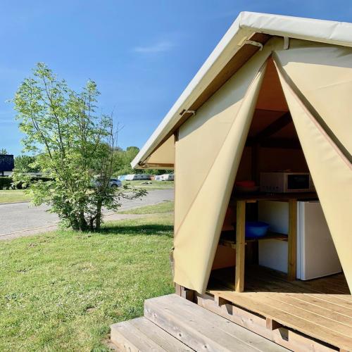 Camping Les Prés de la Mer - Canvas bungalow - Photo 4