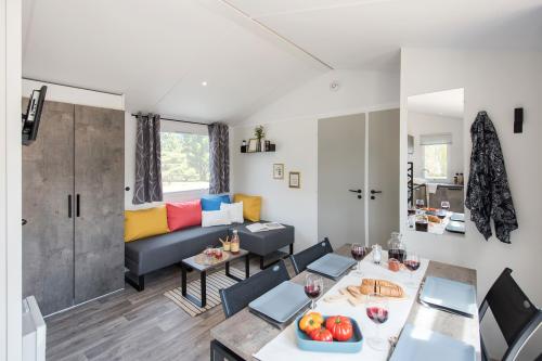 Camping Les Prés de la Mer - Mobile home Bahia 2 bedrooms / Terrace and TV - Photo 1