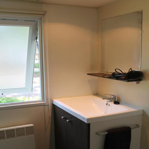Camping Les Acacias - Mobil-home 2 bedrooms 32m² + terrace 8 m² - Photo 5