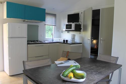 Camping Les Acacias - Mobile Home 3 bedrooms 36m² + terrace 18m² - Photo 6