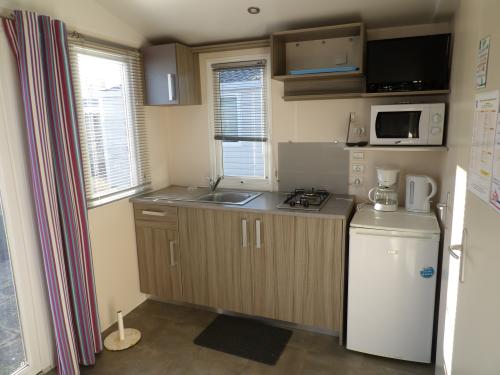 Flower Camping Les Étangs Mina*** - Mobil-home Eco 17m² (1 bedroom) + terrace coté étang - Photo 3